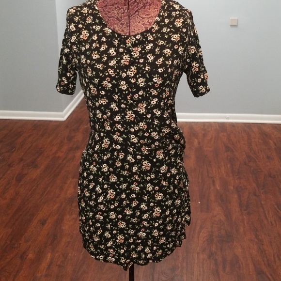Express Floral Romper - Picture 1 of 5